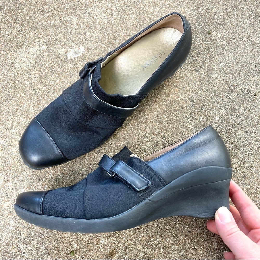 AKAISHI | Black Comfort Loafer Wedges 8